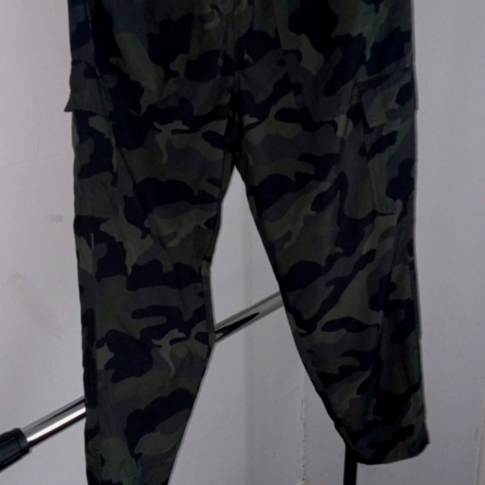 Old navy active stretchtech size M